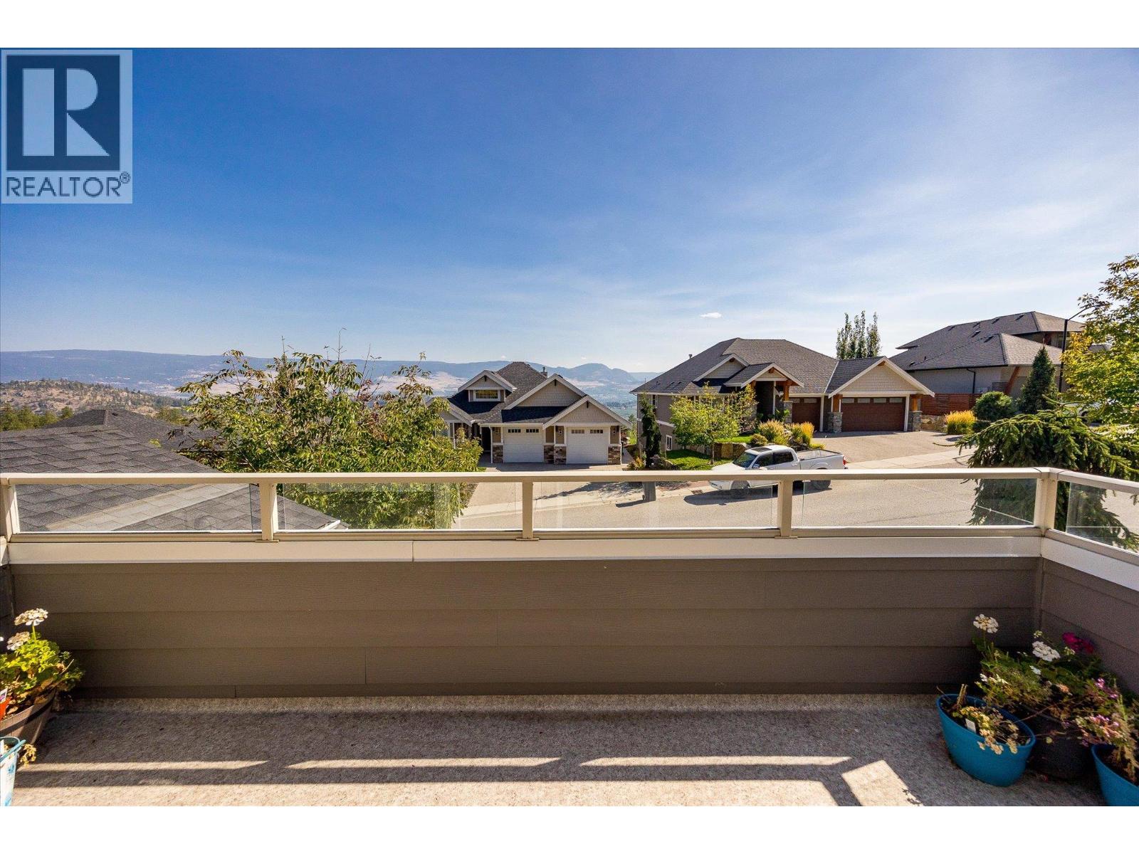 Picture for 218 Upper Canyon  DriveN https://www.cirrealty.ca/reb/bc/7/10362967_12.jpg