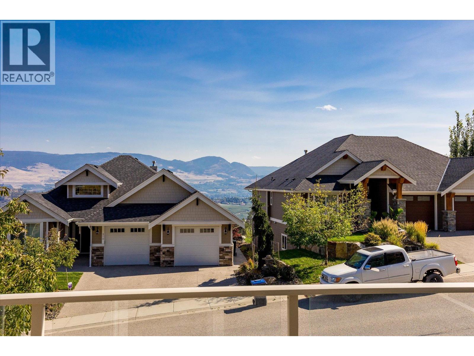 Picture for 218 Upper Canyon  DriveN https://www.cirrealty.ca/reb/bc/7/10362967_14.jpg