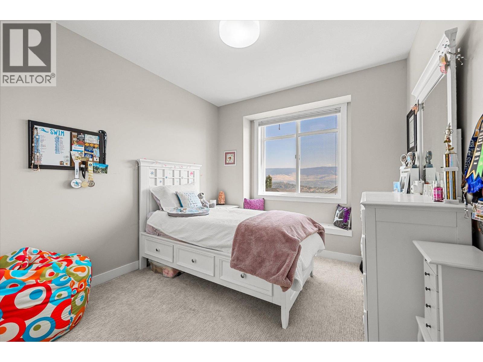 Picture for 218 Upper Canyon  DriveN https://www.cirrealty.ca/reb/bc/7/10362967_27.jpg