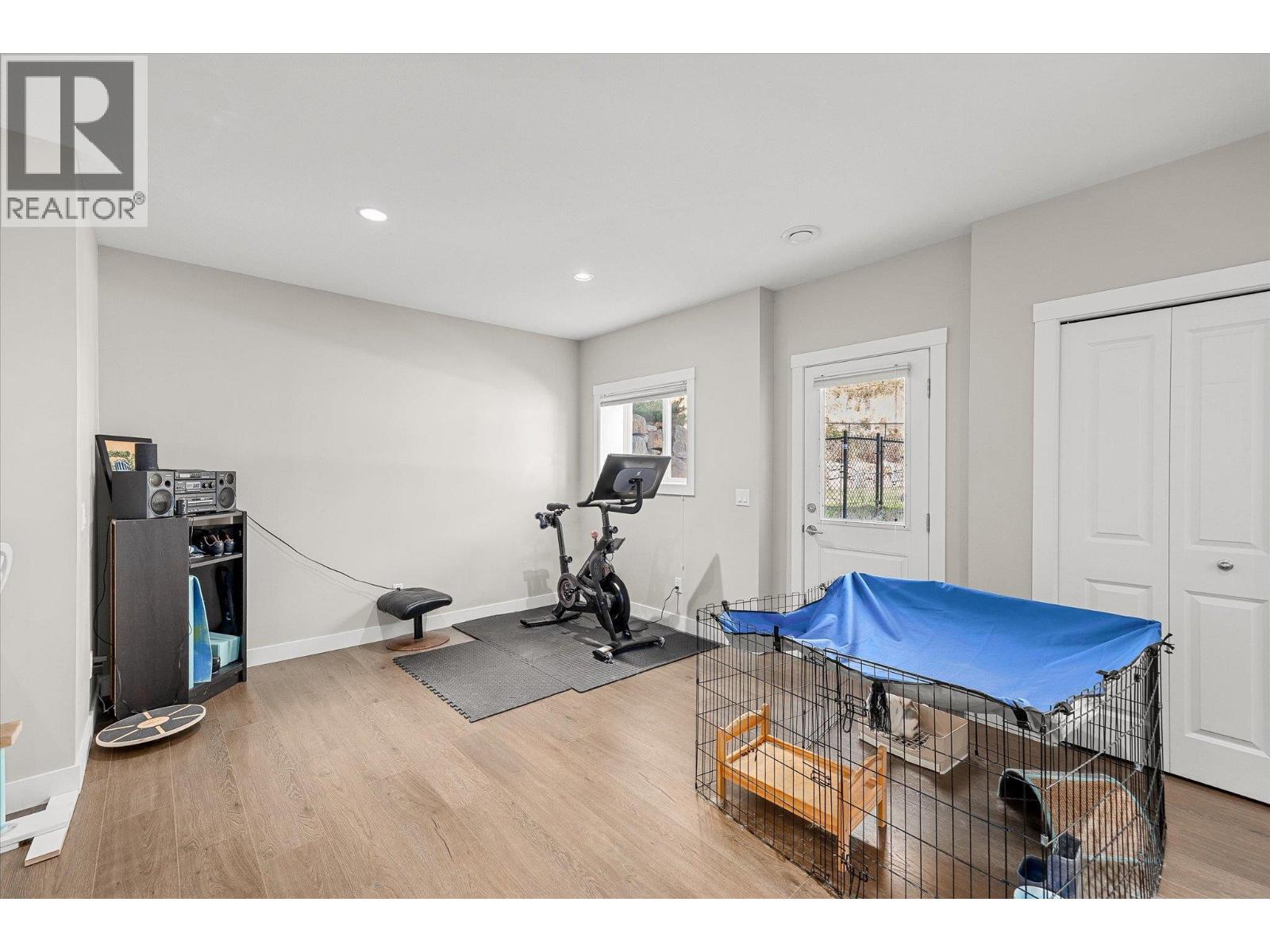 Picture for 218 Upper Canyon  DriveN https://www.cirrealty.ca/reb/bc/7/10362967_30.jpg