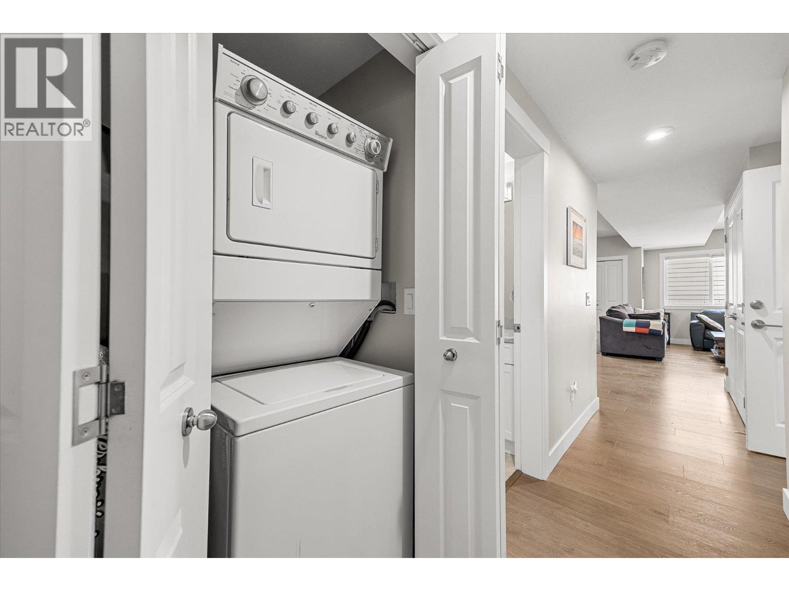 Picture for 218 Upper Canyon  DriveN https://www.cirrealty.ca/reb/bc/7/10362967_39.jpg