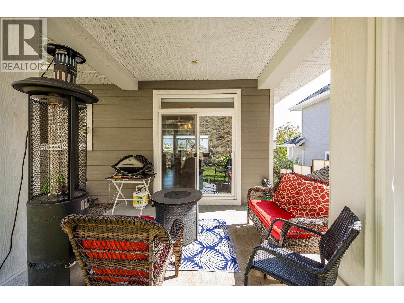 Picture for 218 Upper Canyon  DriveN https://www.cirrealty.ca/reb/bc/7/10362967_40.jpg