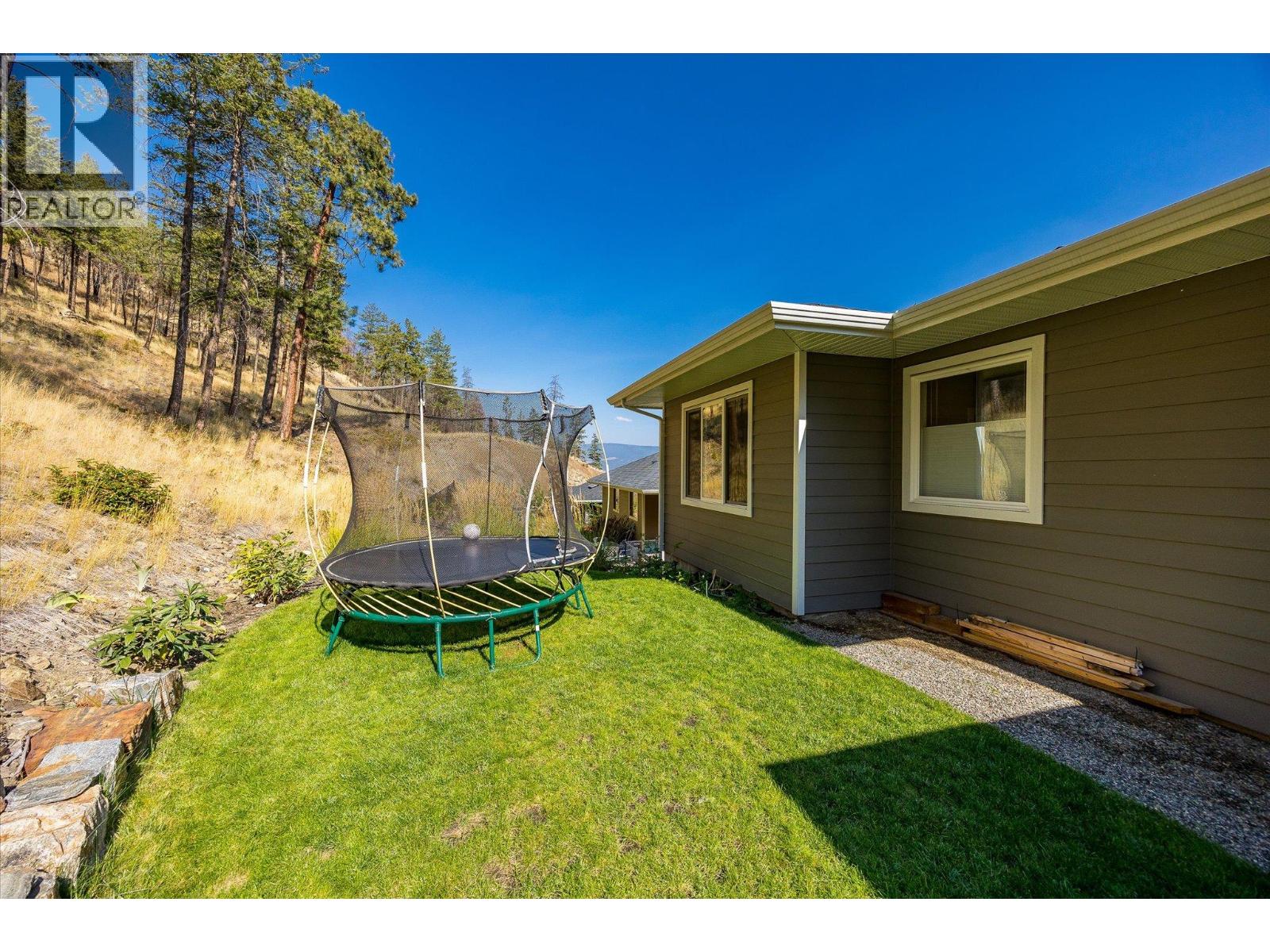 Picture for 218 Upper Canyon  DriveN https://www.cirrealty.ca/reb/bc/7/10362967_45.jpg