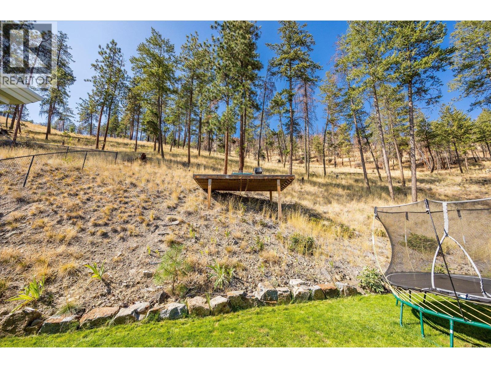 Picture for 218 Upper Canyon  DriveN https://www.cirrealty.ca/reb/bc/7/10362967_47.jpg