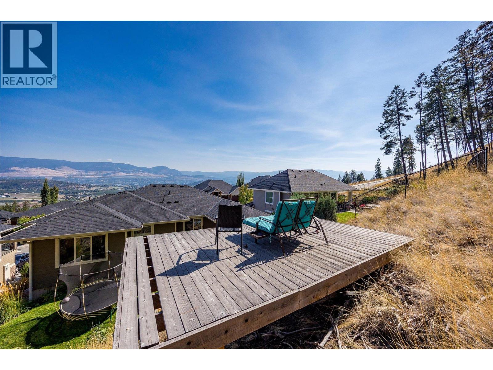 Picture for 218 Upper Canyon  DriveN https://www.cirrealty.ca/reb/bc/7/10362967_49.jpg