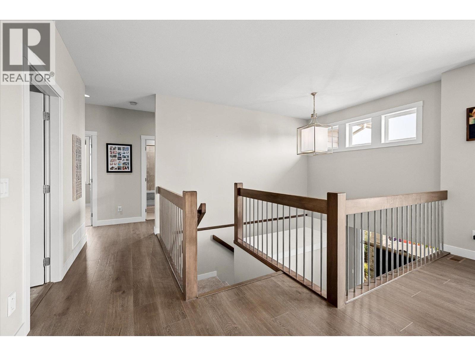 Picture for 218 Upper Canyon  DriveN https://www.cirrealty.ca/reb/bc/7/10362967_7.jpg