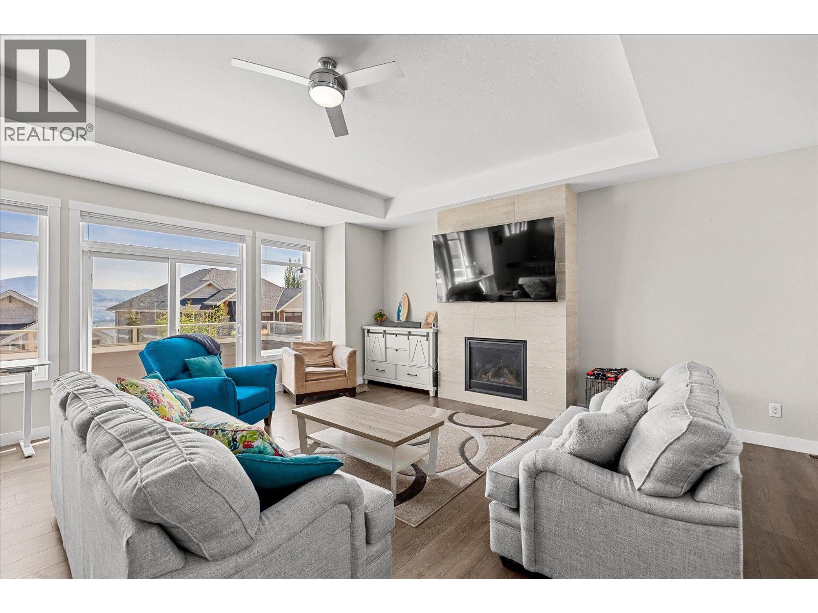 Picture for 218 Upper Canyon  DriveN https://www.cirrealty.ca/reb/bc/7/10362967_9.jpg