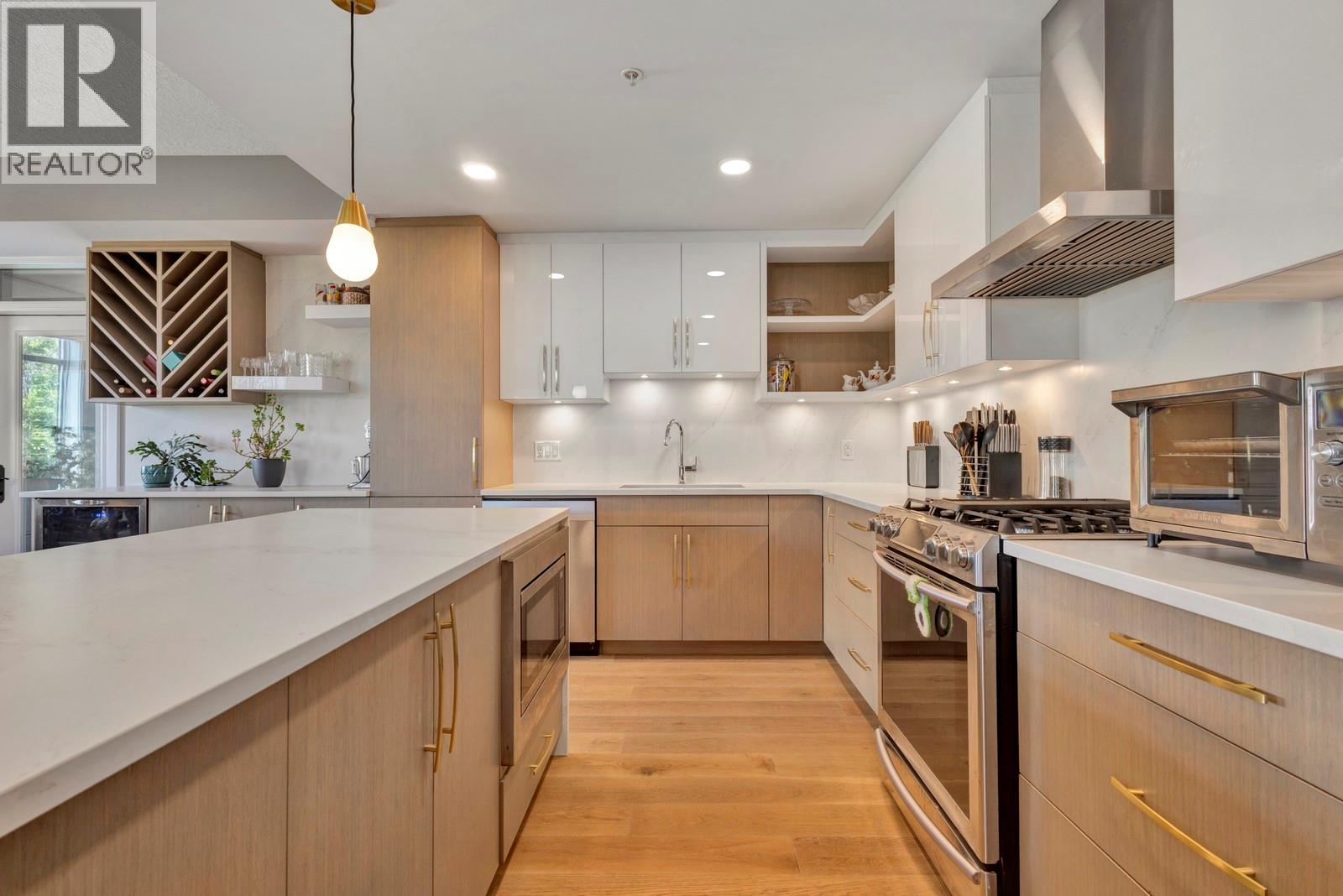 Picture for Unit #402, 529 Truswell  Road