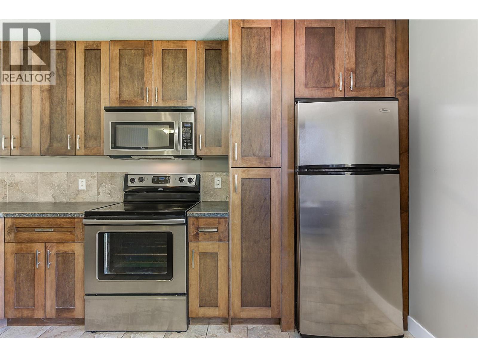 Picture for 244 Prior  RoadS https://www.cirrealty.ca/reb/bc/7/10363957_11.jpg