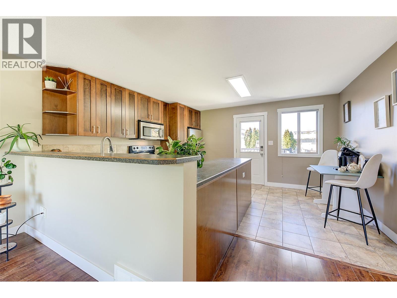 Picture for 244 Prior  RoadS https://www.cirrealty.ca/reb/bc/7/10363957_12.jpg