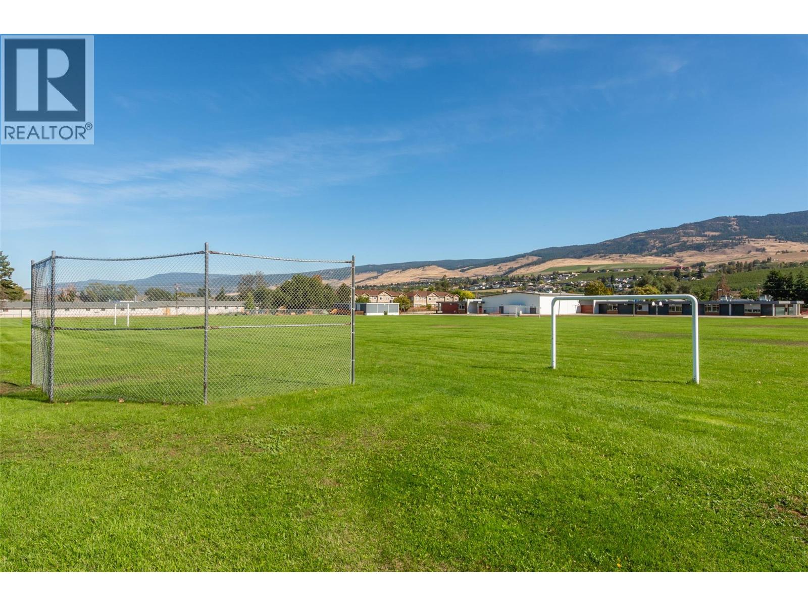 Picture for 244 Prior  RoadS https://www.cirrealty.ca/reb/bc/7/10363957_37.jpg