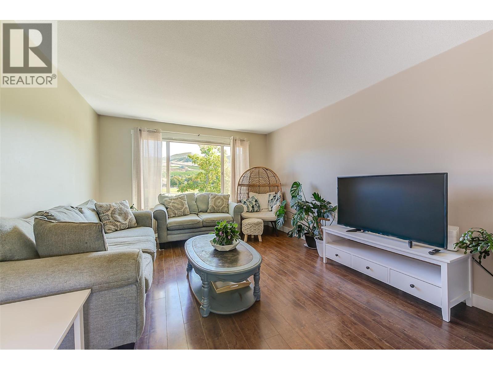 Picture for 244 Prior  RoadS https://www.cirrealty.ca/reb/bc/7/10363957_4.jpg
