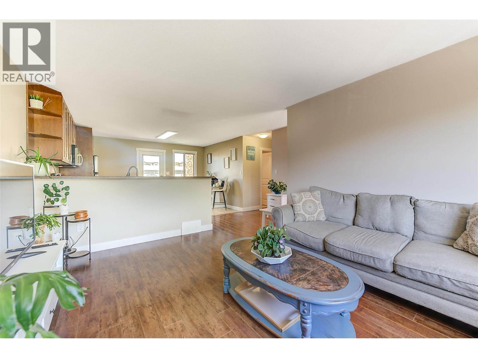 Picture for 244 Prior  RoadS https://www.cirrealty.ca/reb/bc/7/10363957_5.jpg