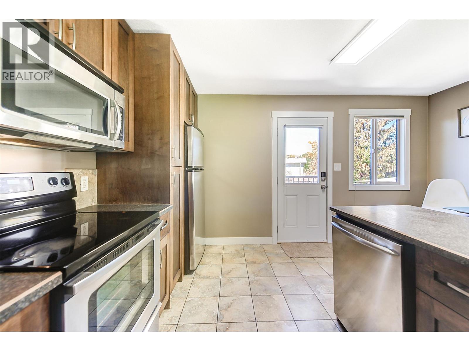 Picture for 244 Prior  RoadS https://www.cirrealty.ca/reb/bc/7/10363957_9.jpg