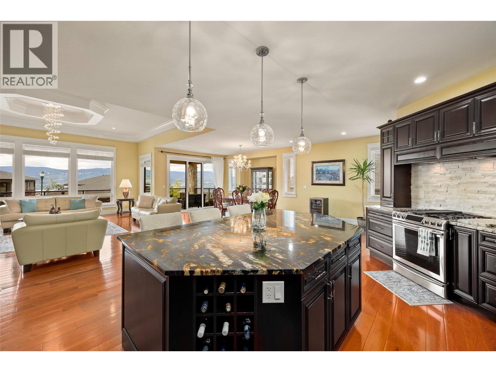 Picture for 5661 Jasper  Way https://www.cirrealty.ca/reb/bc/7/10363987_19.jpg