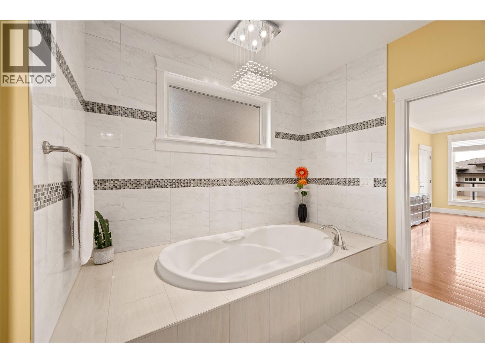 Picture for 5661 Jasper  Way https://www.cirrealty.ca/reb/bc/7/10363987_31.jpg