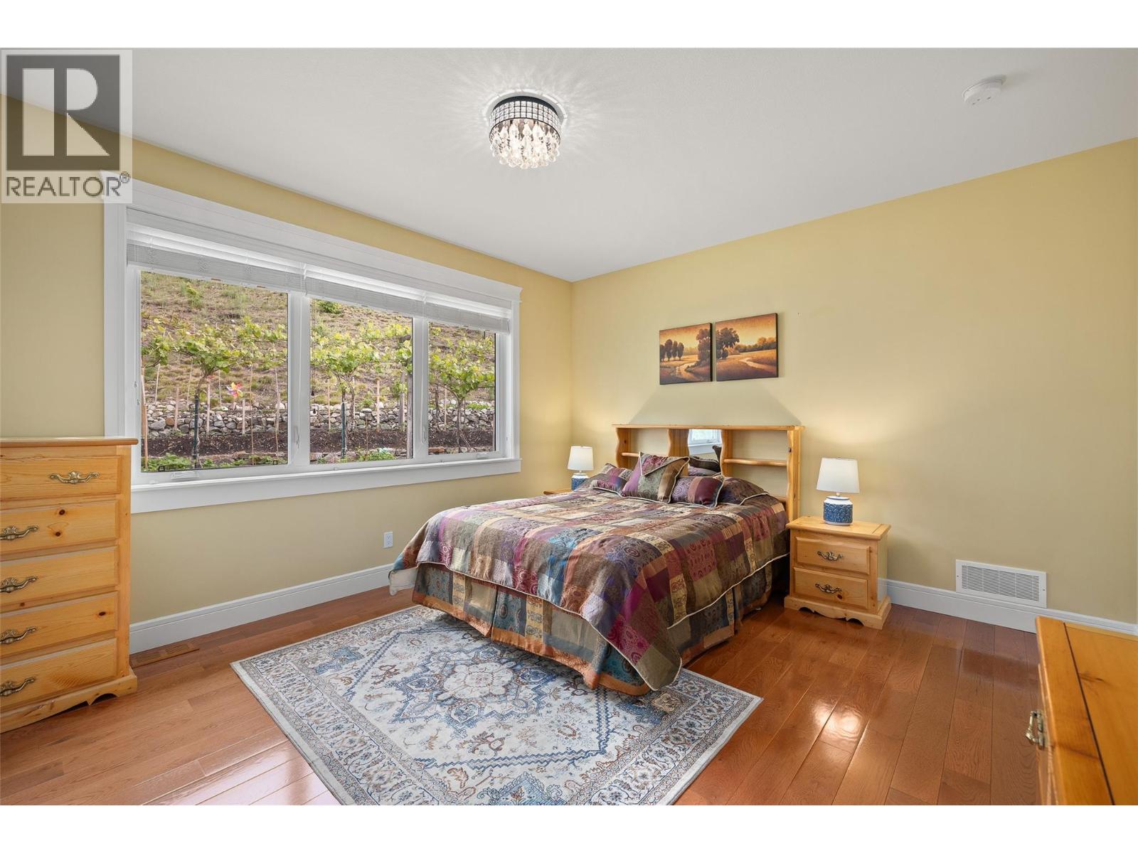 Picture for 5661 Jasper  Way https://www.cirrealty.ca/reb/bc/7/10363987_34.jpg