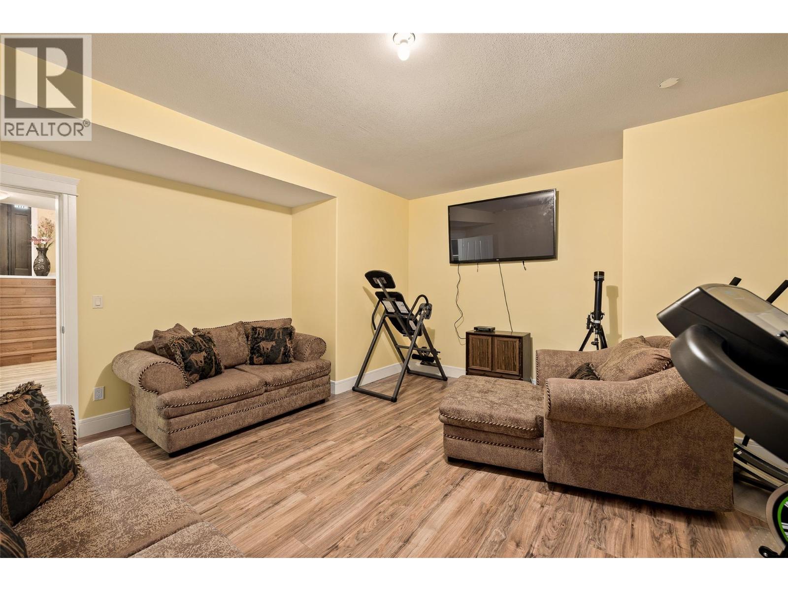 Picture for 5661 Jasper  Way https://www.cirrealty.ca/reb/bc/7/10363987_43.jpg