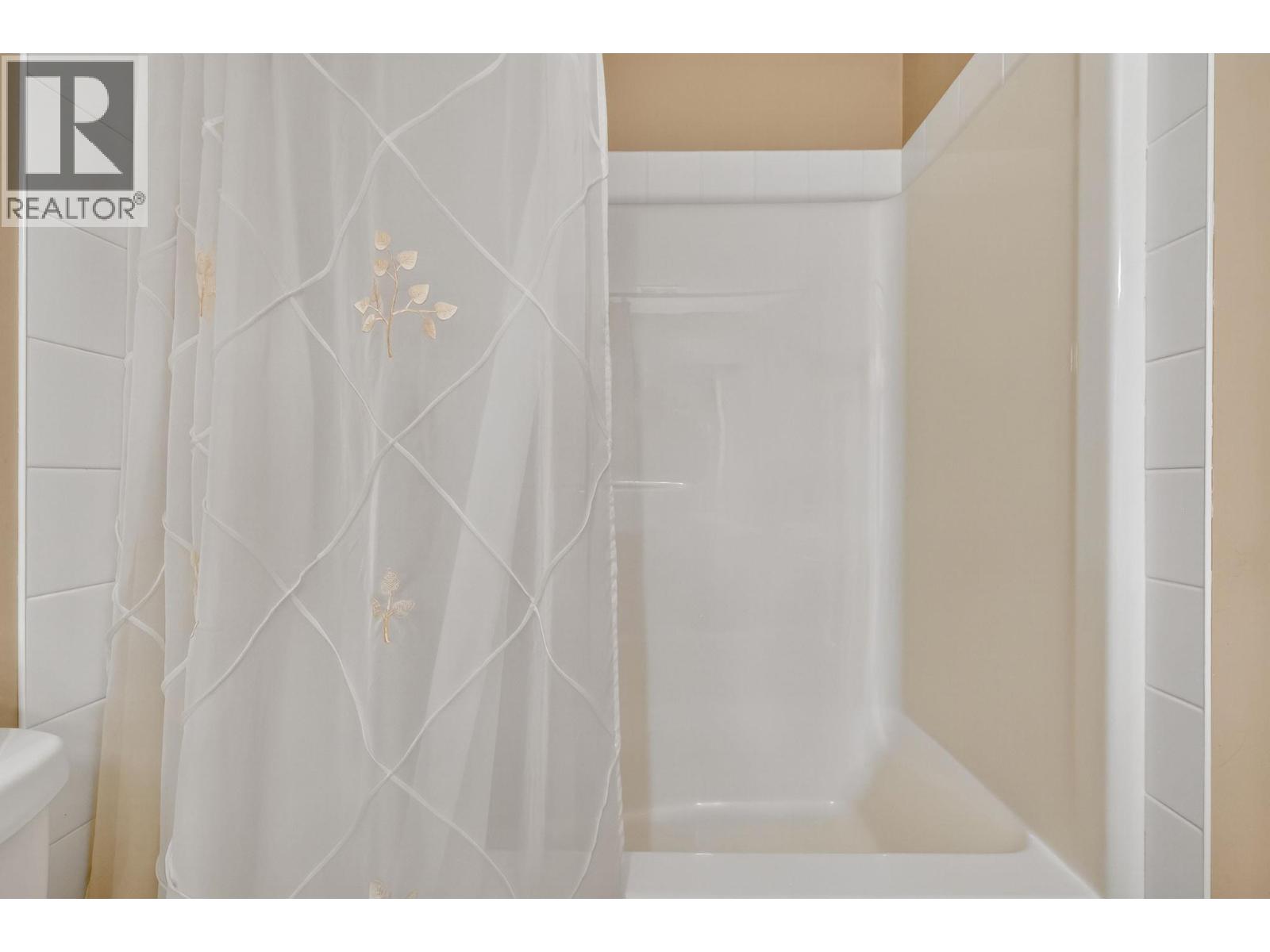 Picture for Unit #102, 305 Whitman  Road https://www.cirrealty.ca/reb/bc/7/10364297_33.jpg