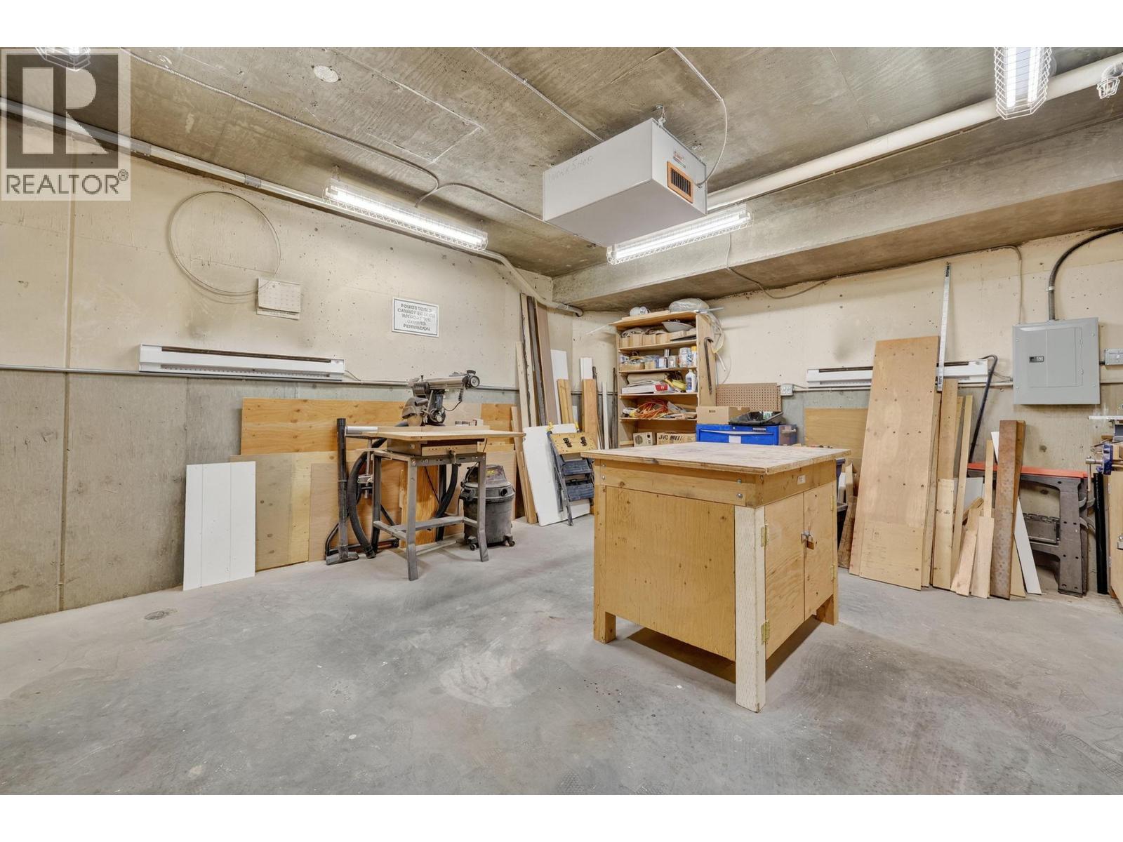 Picture for Unit #102, 305 Whitman  Road https://www.cirrealty.ca/reb/bc/7/10364297_39.jpg