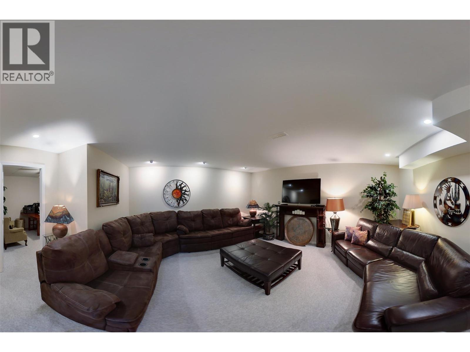 Picture for 11702 GOLF COURSE  Drive https://www.cirrealty.ca/reb/bc/7/10364307_13.jpg