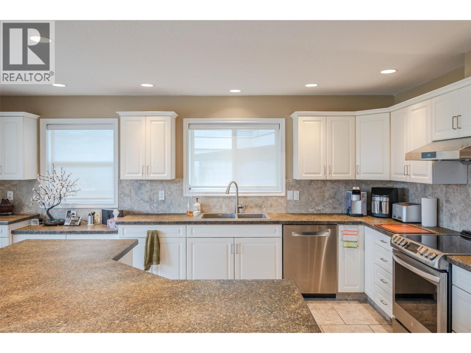 Picture for 11702 GOLF COURSE  Drive https://www.cirrealty.ca/reb/bc/7/10364307_34.jpg