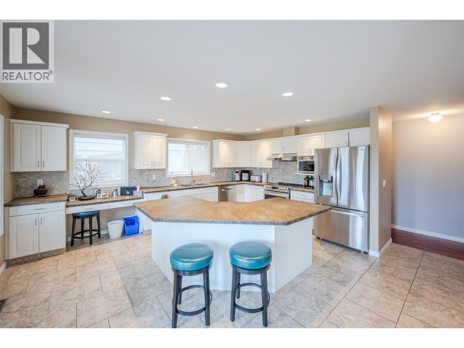 Picture for 11702 GOLF COURSE  Drive https://www.cirrealty.ca/reb/bc/7/10364307_36.jpg