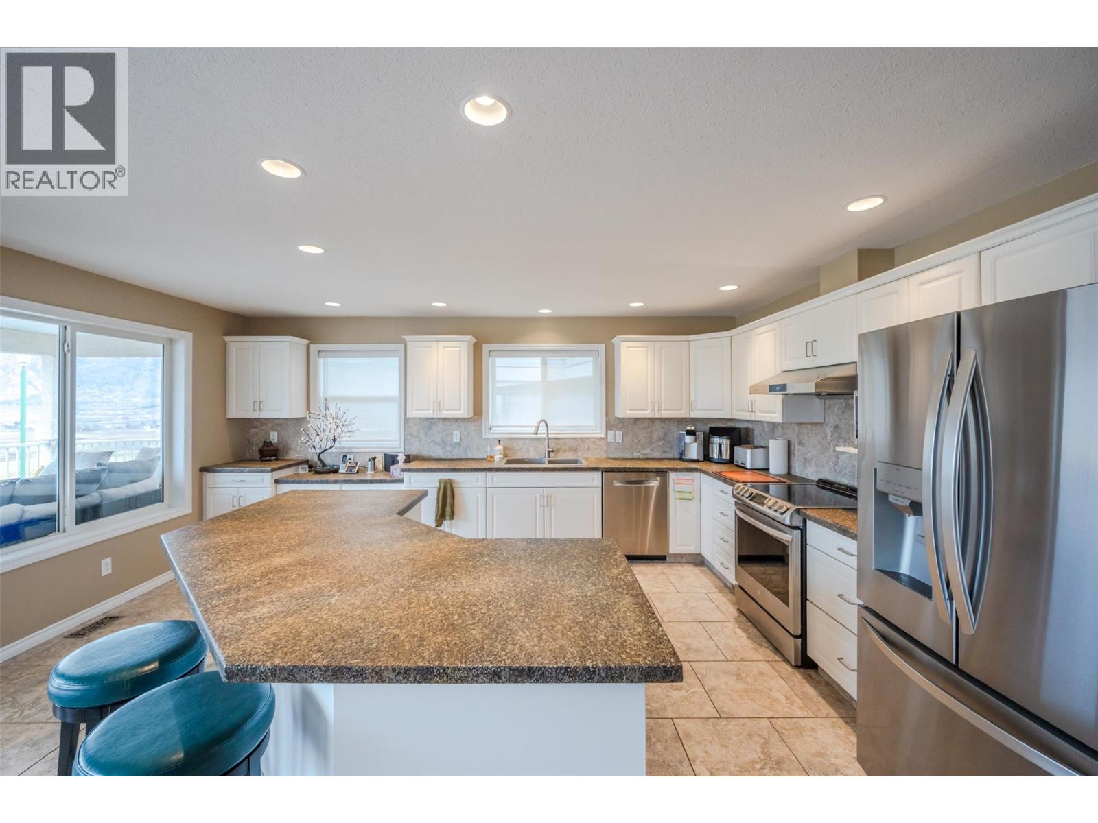 Picture for 11702 GOLF COURSE  Drive https://www.cirrealty.ca/reb/bc/7/10364307_7.jpg