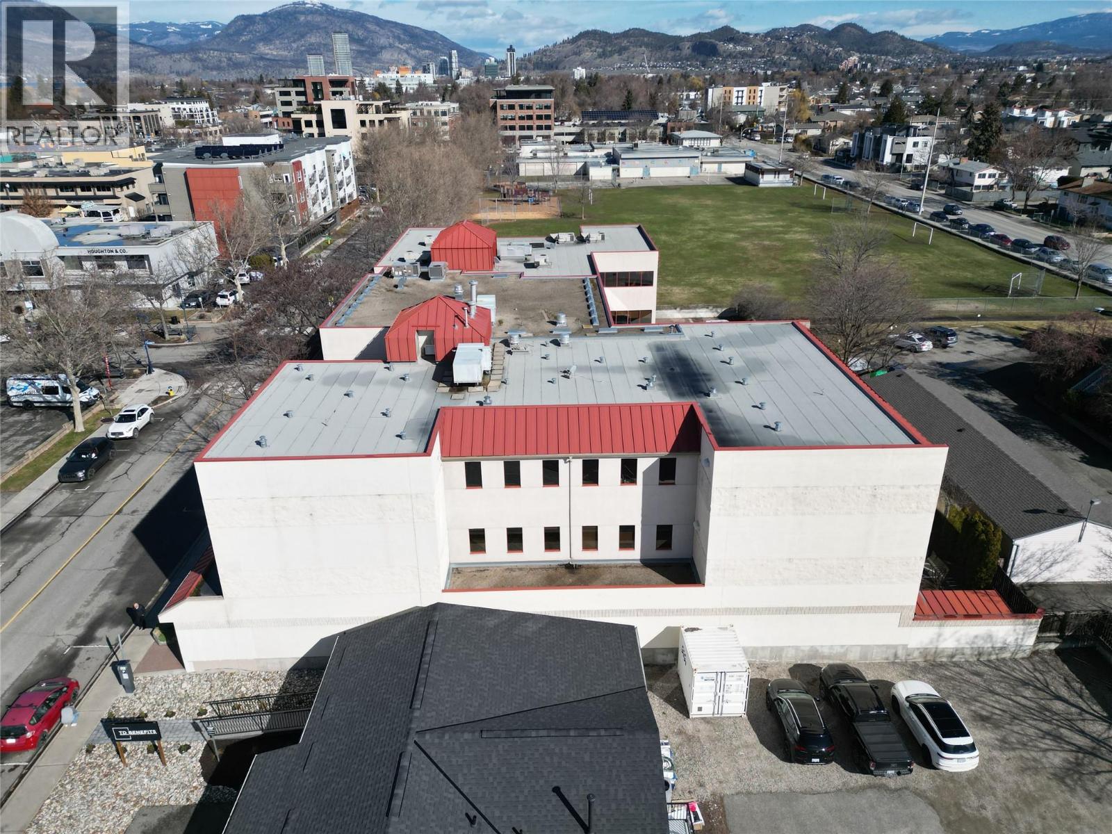 Picture for 3001 Tutt  Street https://www.cirrealty.ca/reb/bc/7/10364627_11.jpg