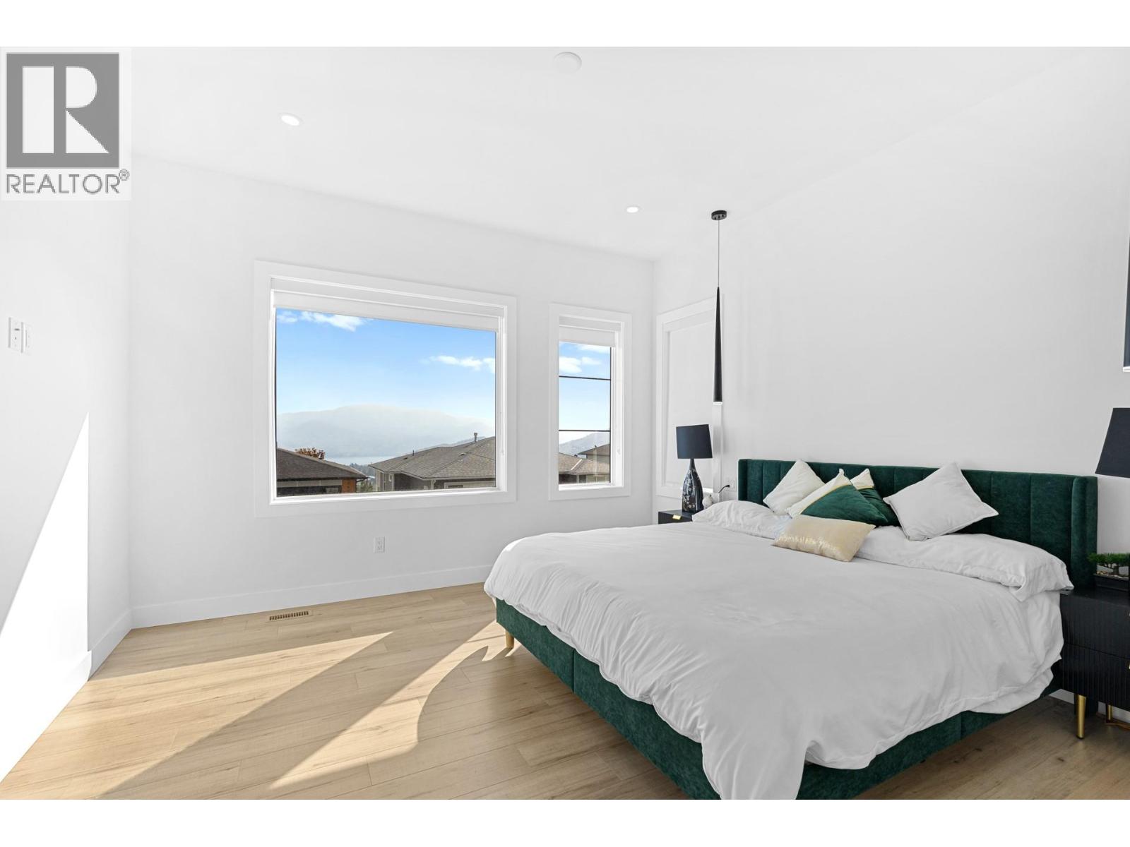 Picture for 2842 Copper Ridge  Drive https://www.cirrealty.ca/reb/bc/7/10364697_15.jpg