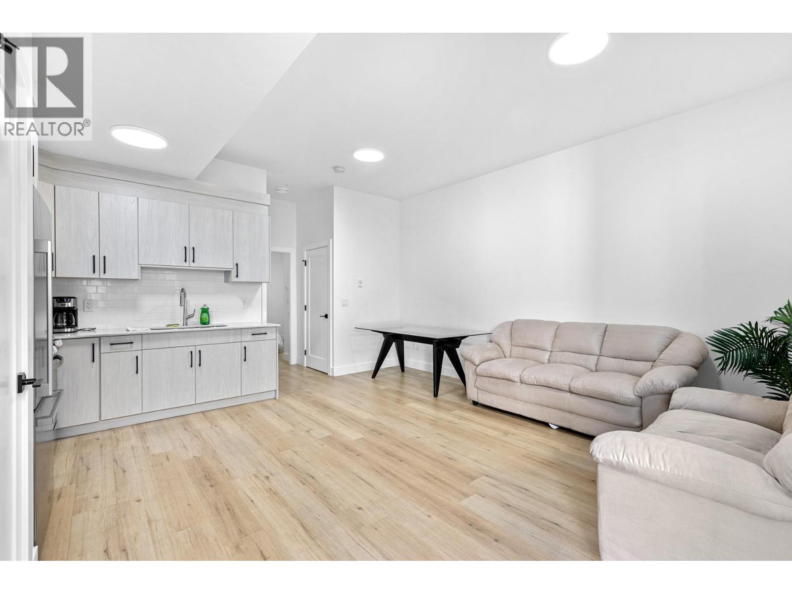 Picture for 2842 Copper Ridge  Drive https://www.cirrealty.ca/reb/bc/7/10364697_27.jpg