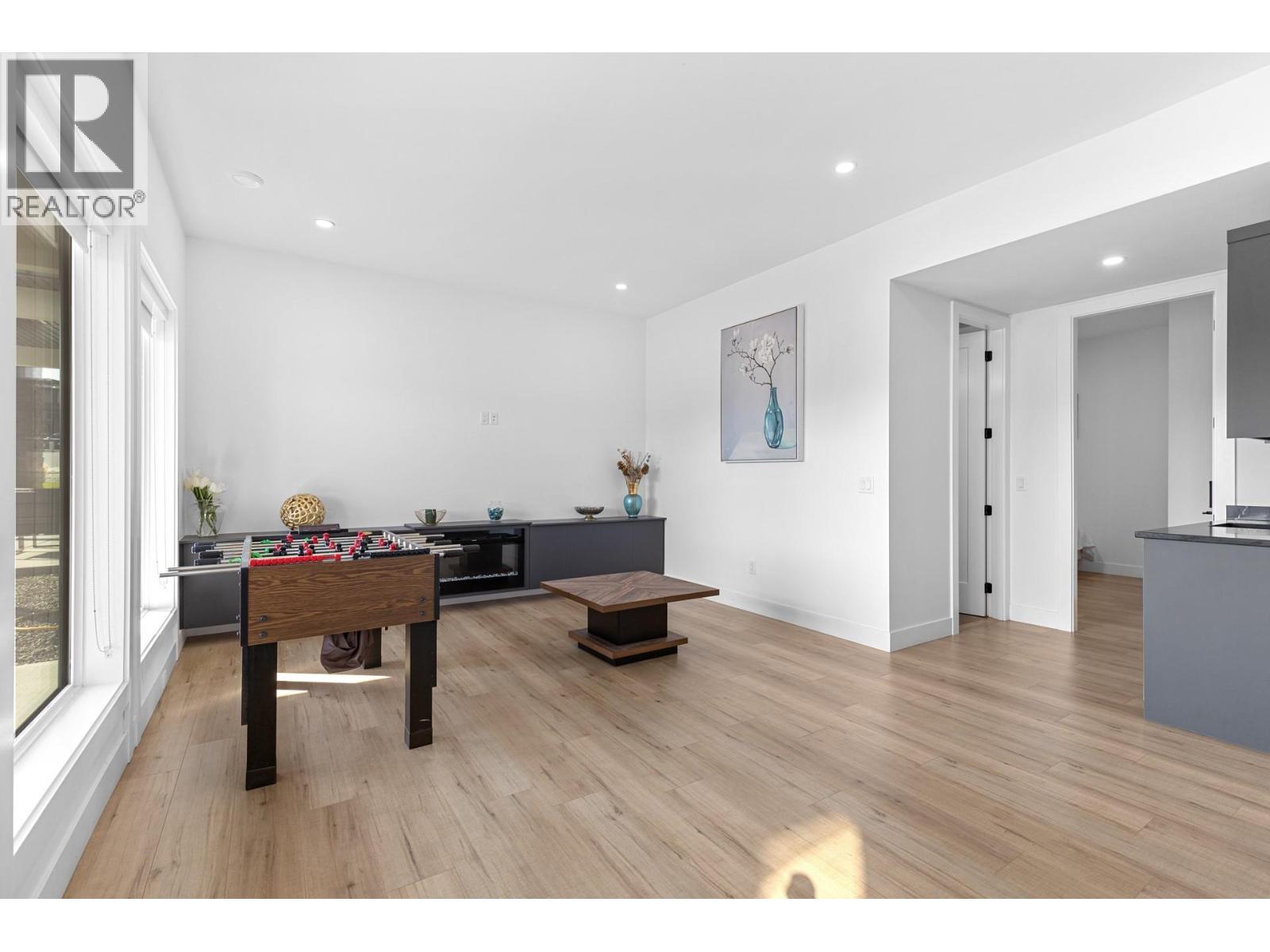 Picture for 2842 Copper Ridge  Drive https://www.cirrealty.ca/reb/bc/7/10364697_56.jpg