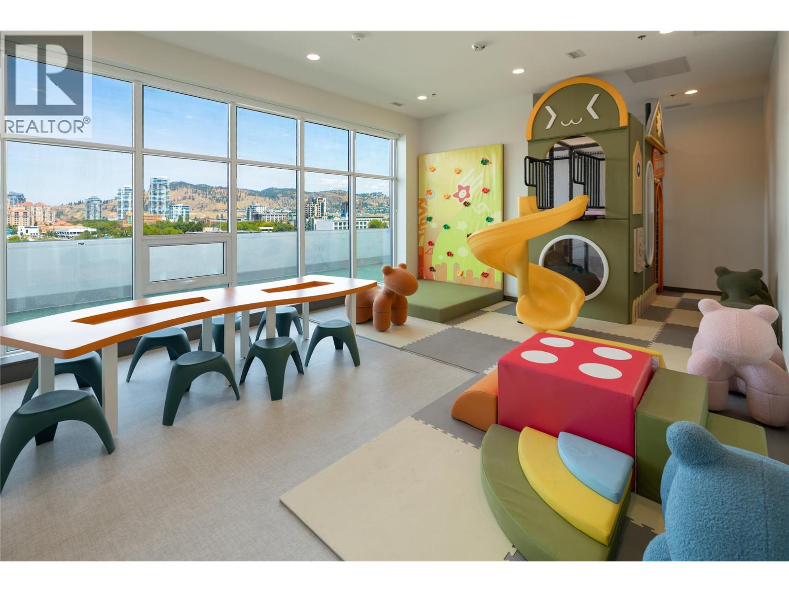 Picture for Unit #707, 238 Leon  Avenue https://www.cirrealty.ca/reb/bc/7/10365007_90.jpg