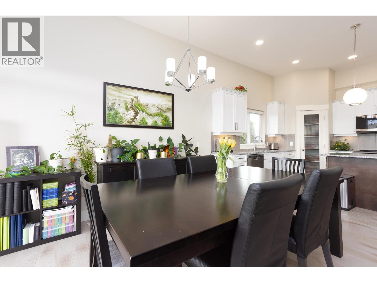 Picture for 2449 Harmon  Road https://www.cirrealty.ca/reb/bc/7/10365067_13.jpg