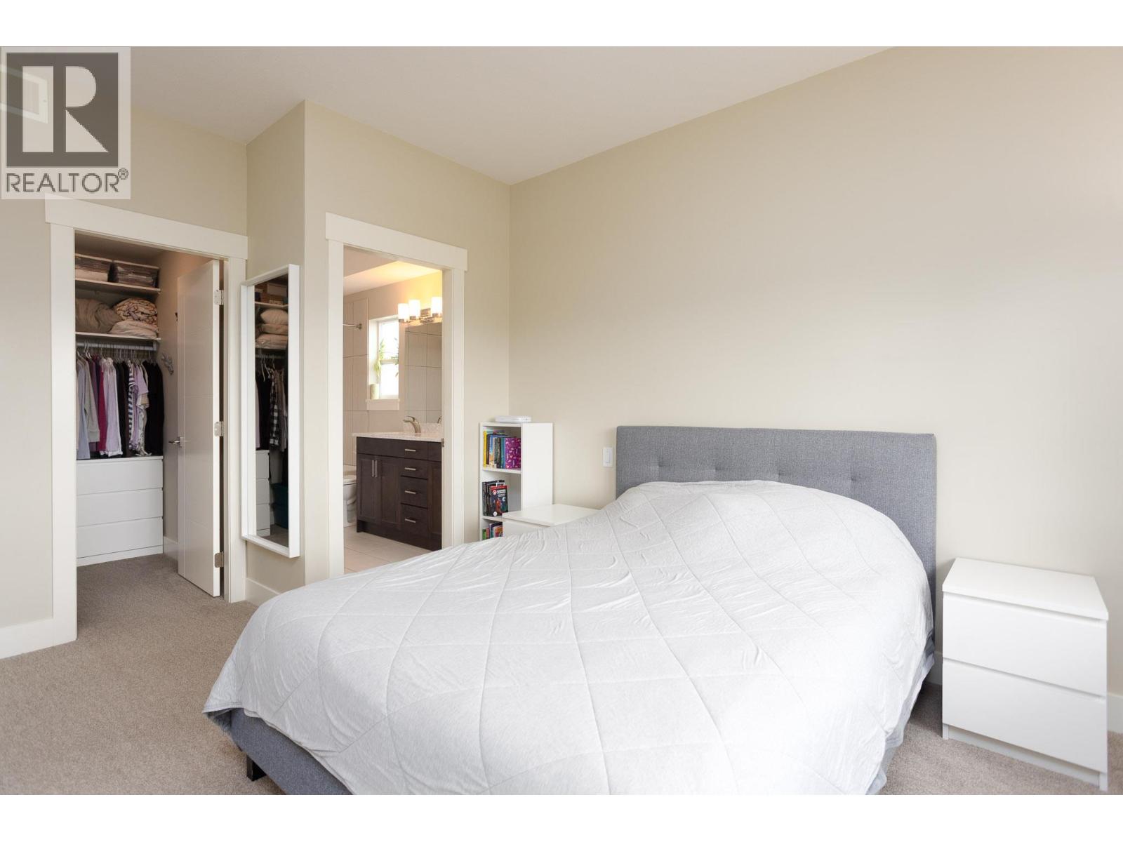 Picture for 2449 Harmon  Road https://www.cirrealty.ca/reb/bc/7/10365067_23.jpg