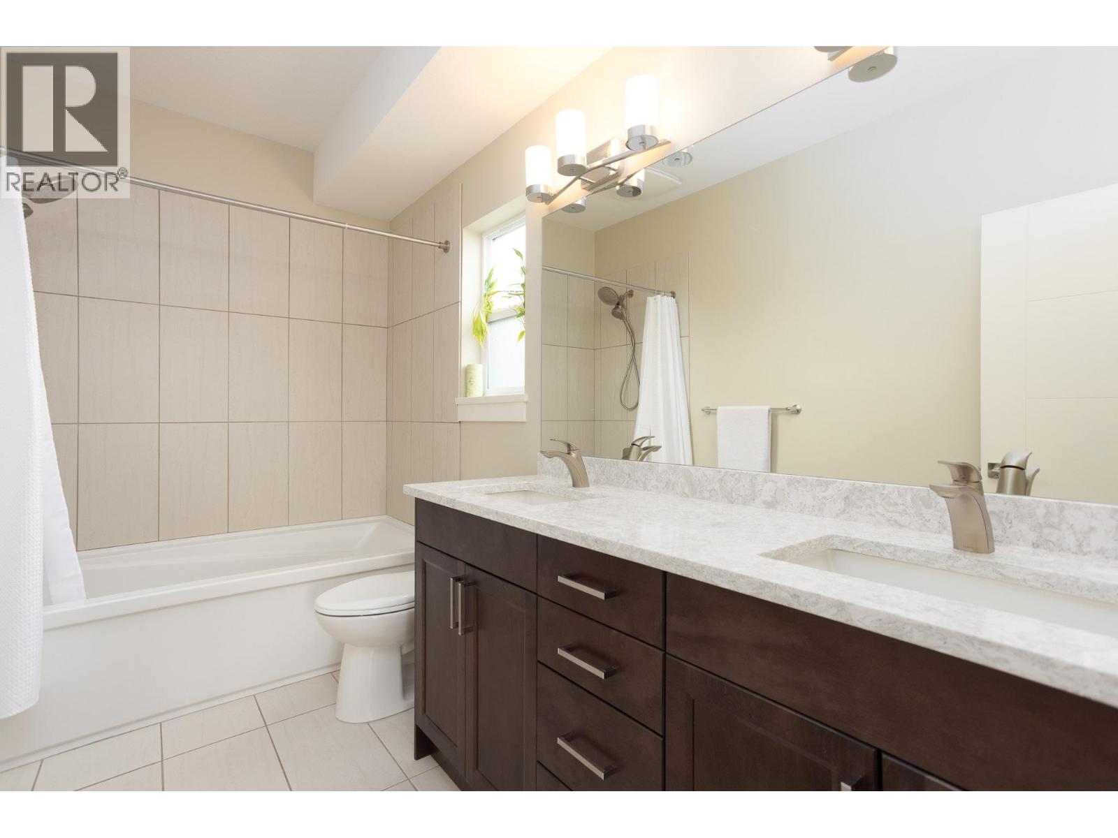 Picture for 2449 Harmon  Road https://www.cirrealty.ca/reb/bc/7/10365067_25.jpg