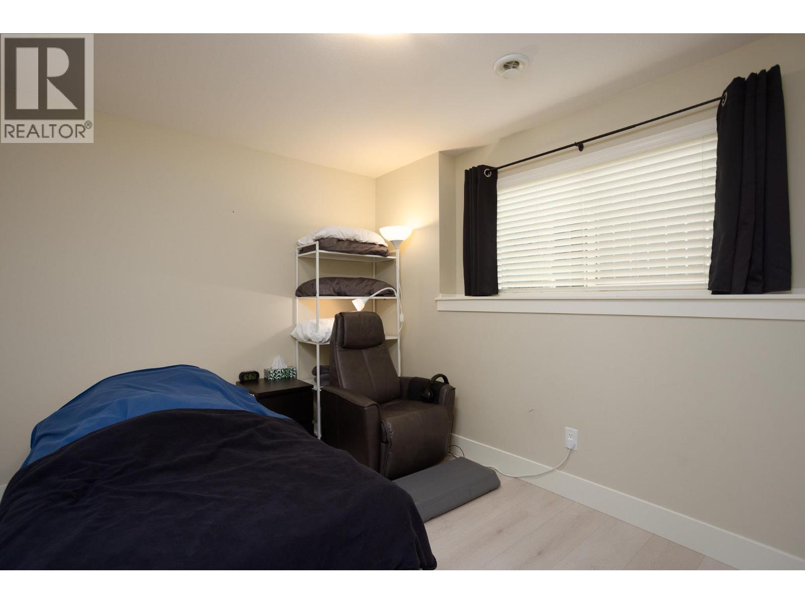 Picture for 2449 Harmon  Road https://www.cirrealty.ca/reb/bc/7/10365067_34.jpg