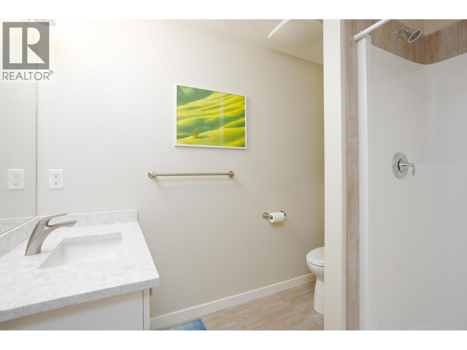 Picture for 2449 Harmon  Road https://www.cirrealty.ca/reb/bc/7/10365067_36.jpg
