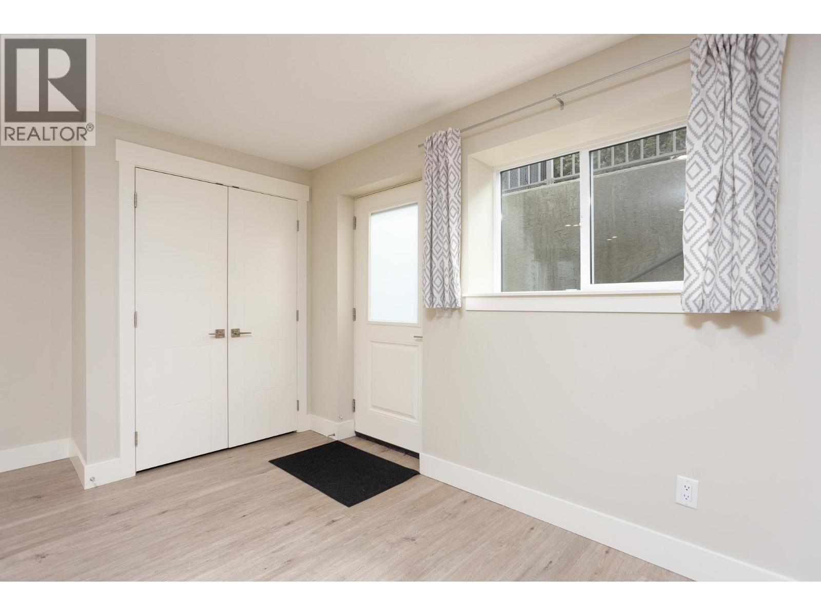 Picture for 2449 Harmon  Road https://www.cirrealty.ca/reb/bc/7/10365067_42.jpg