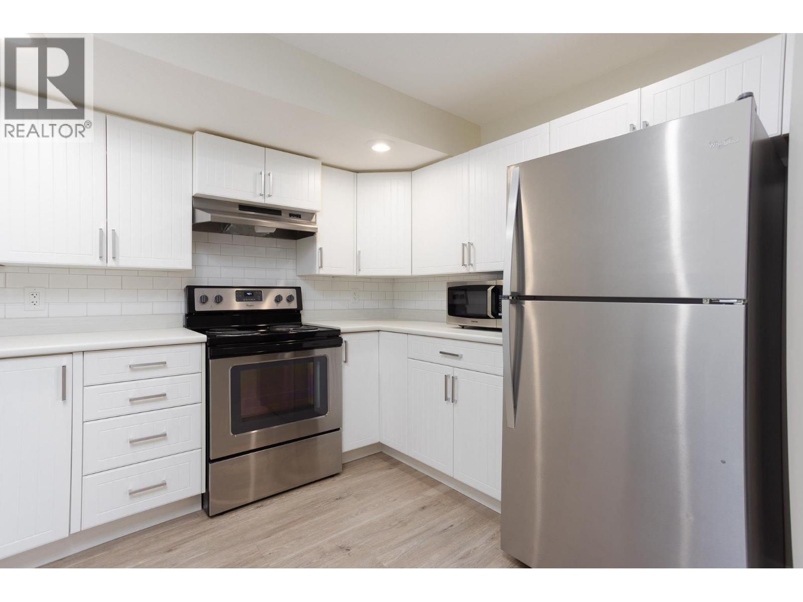 Picture for 2449 Harmon  Road https://www.cirrealty.ca/reb/bc/7/10365067_44.jpg