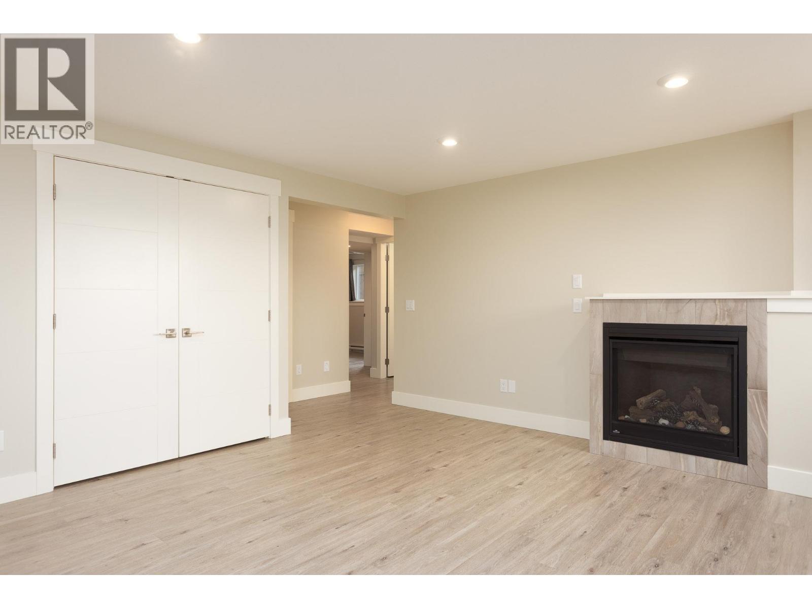 Picture for 2449 Harmon  Road https://www.cirrealty.ca/reb/bc/7/10365067_46.jpg