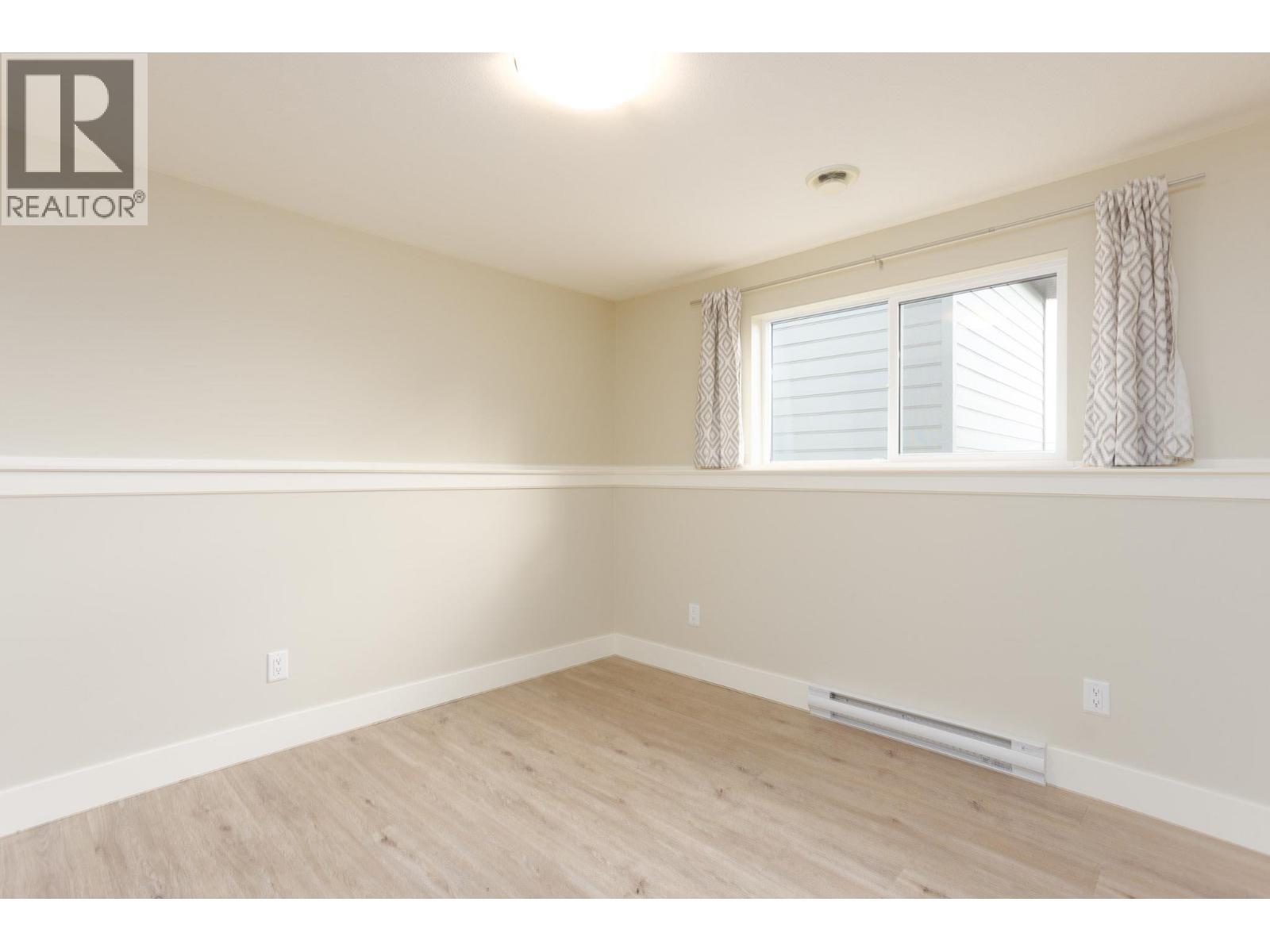 Picture for 2449 Harmon  Road https://www.cirrealty.ca/reb/bc/7/10365067_48.jpg
