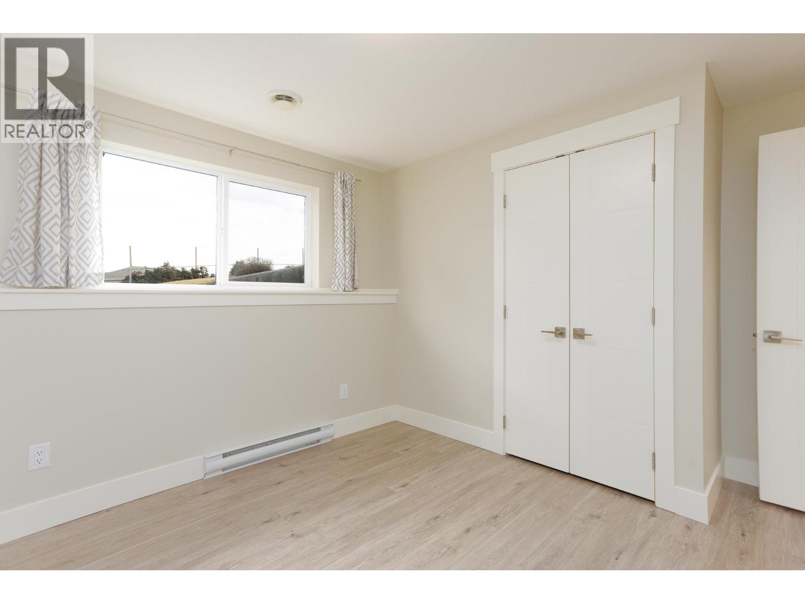 Picture for 2449 Harmon  Road https://www.cirrealty.ca/reb/bc/7/10365067_49.jpg