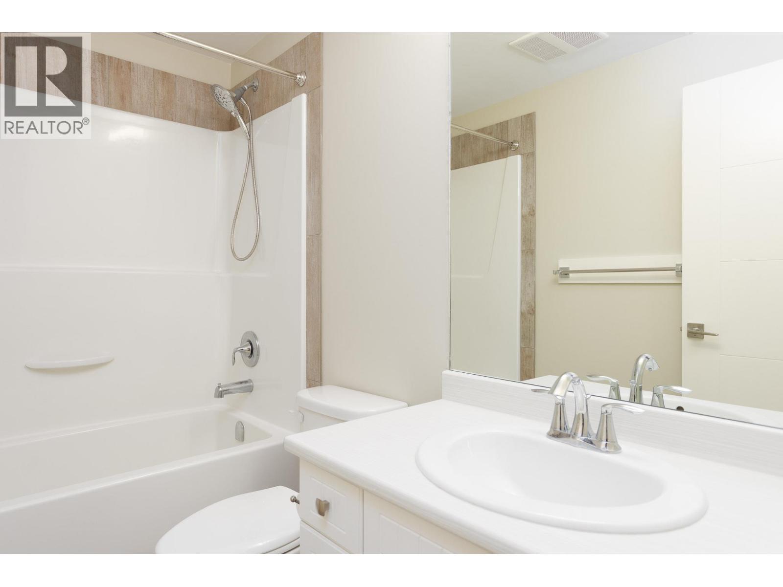 Picture for 2449 Harmon  Road https://www.cirrealty.ca/reb/bc/7/10365067_50.jpg