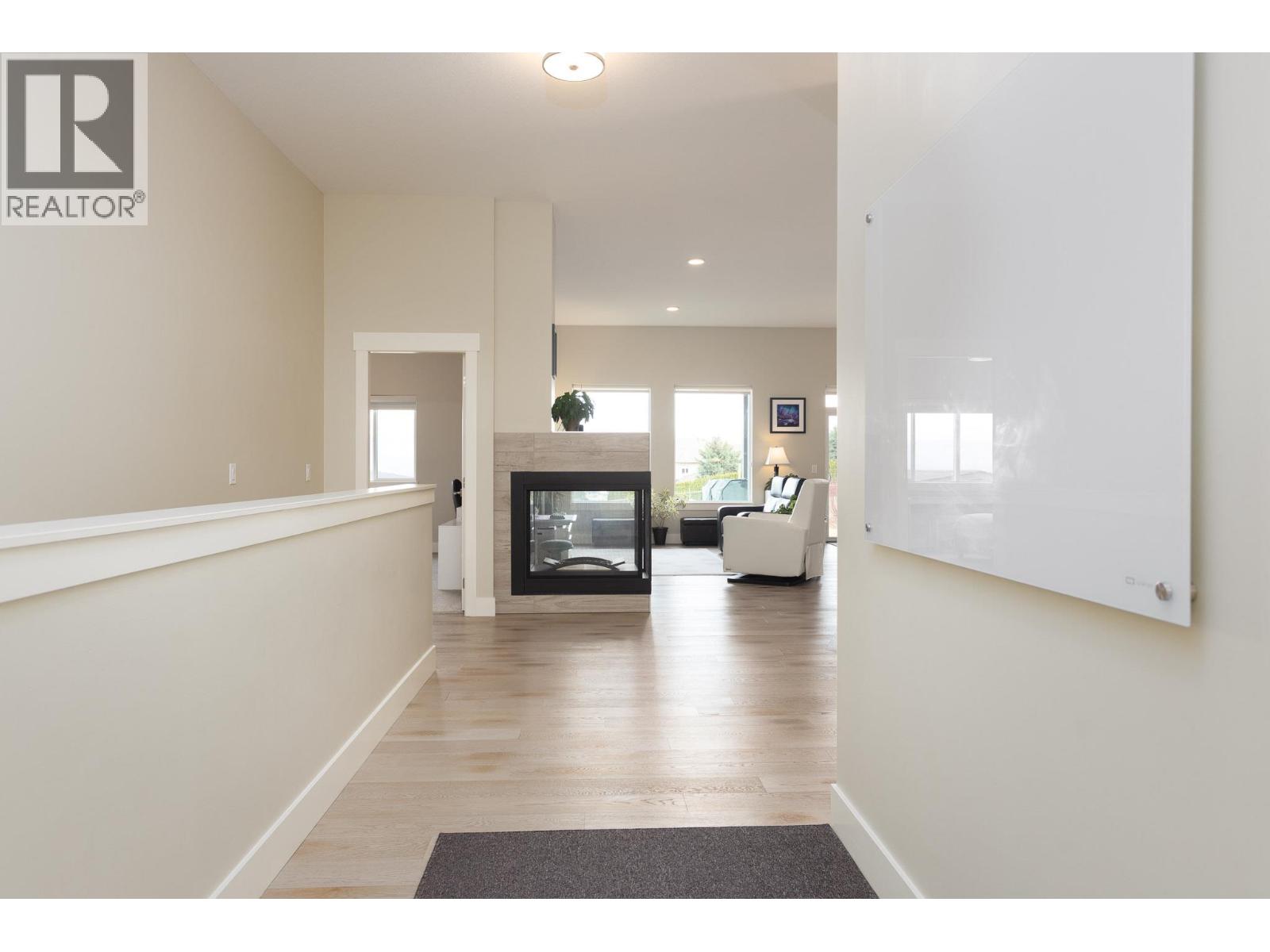 Picture for 2449 Harmon  Road https://www.cirrealty.ca/reb/bc/7/10365067_6.jpg