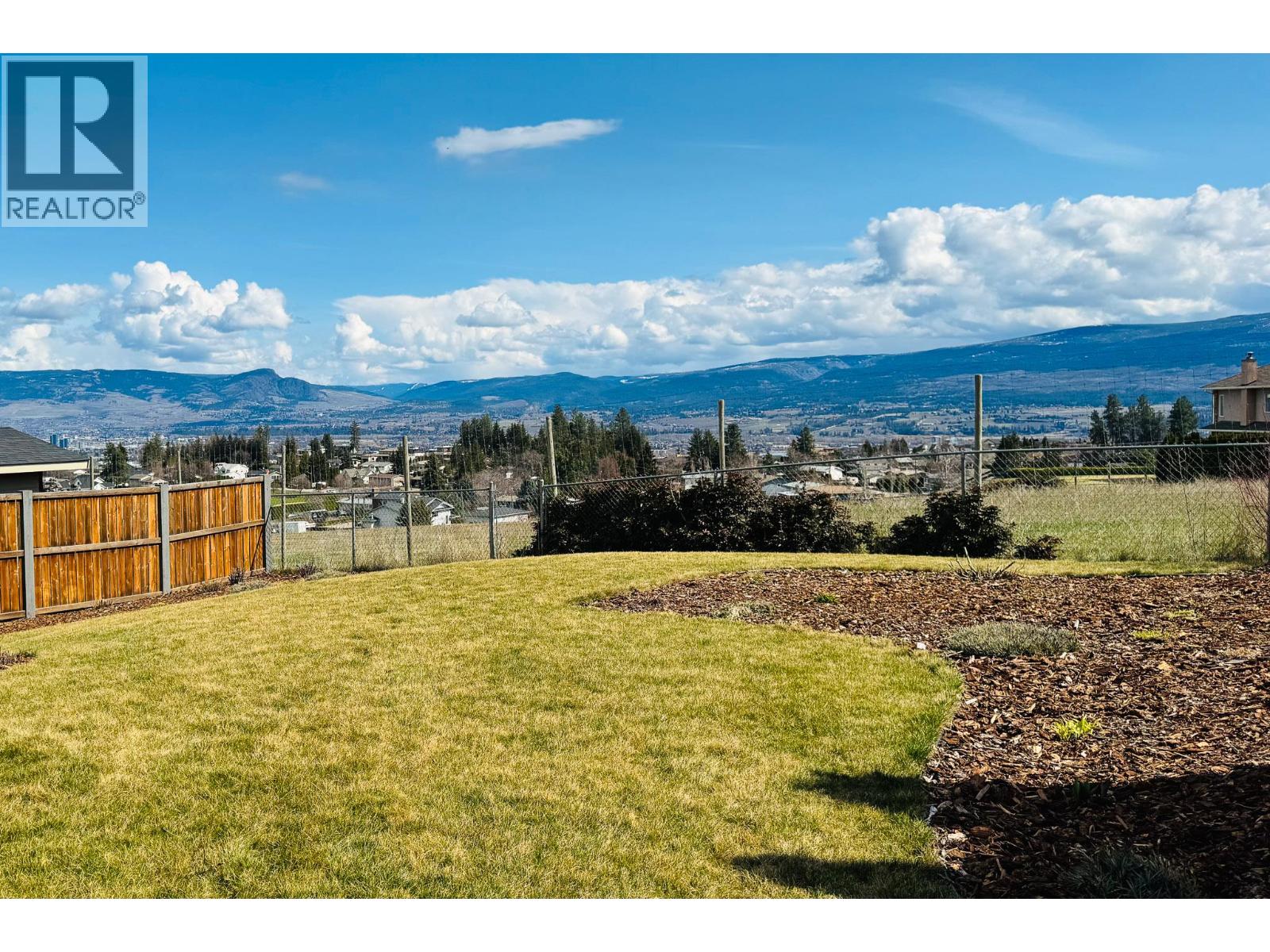 Picture for 2449 Harmon  Road https://www.cirrealty.ca/reb/bc/7/10365067_62.jpg