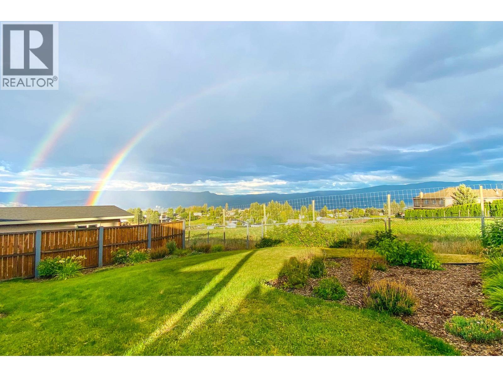 Picture for 2449 Harmon  Road https://www.cirrealty.ca/reb/bc/7/10365067_70.jpg