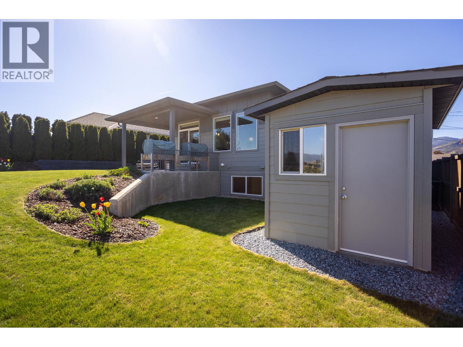 Picture for 2449 Harmon  Road https://www.cirrealty.ca/reb/bc/7/10365067_73.jpg