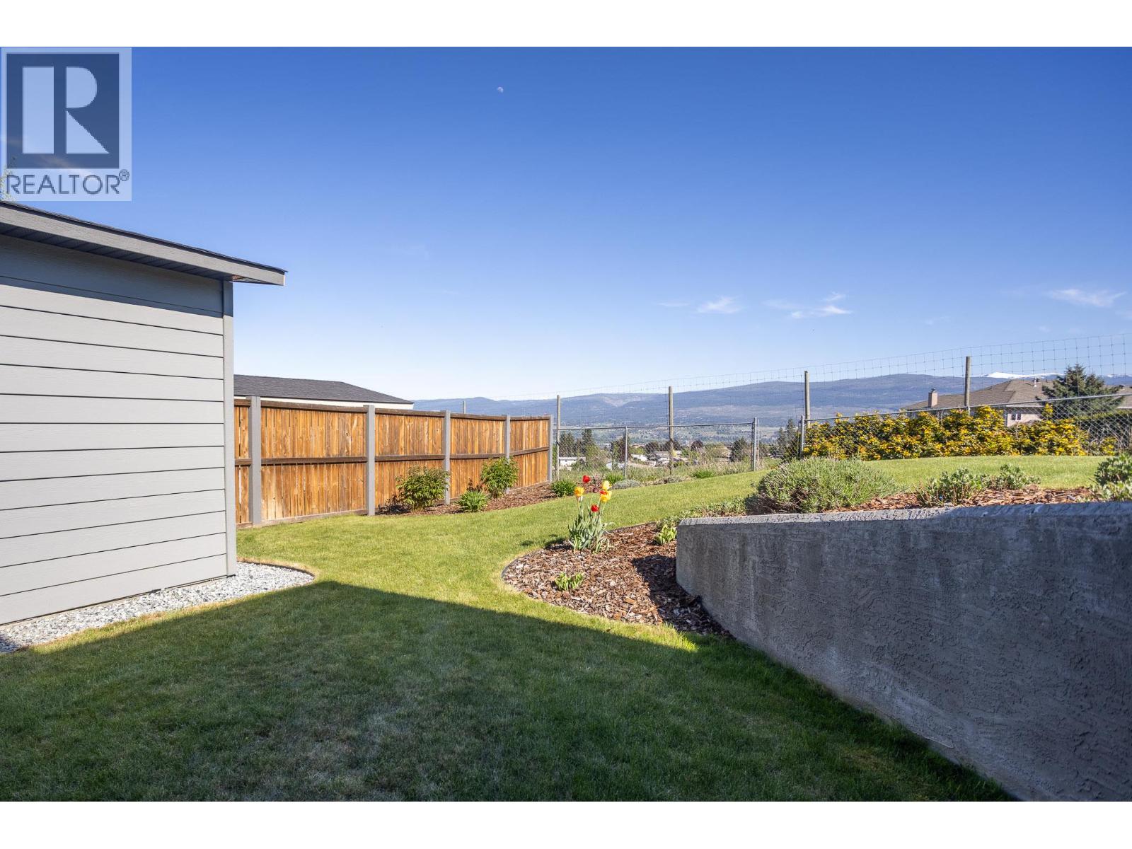 Picture for 2449 Harmon  Road https://www.cirrealty.ca/reb/bc/7/10365067_74.jpg