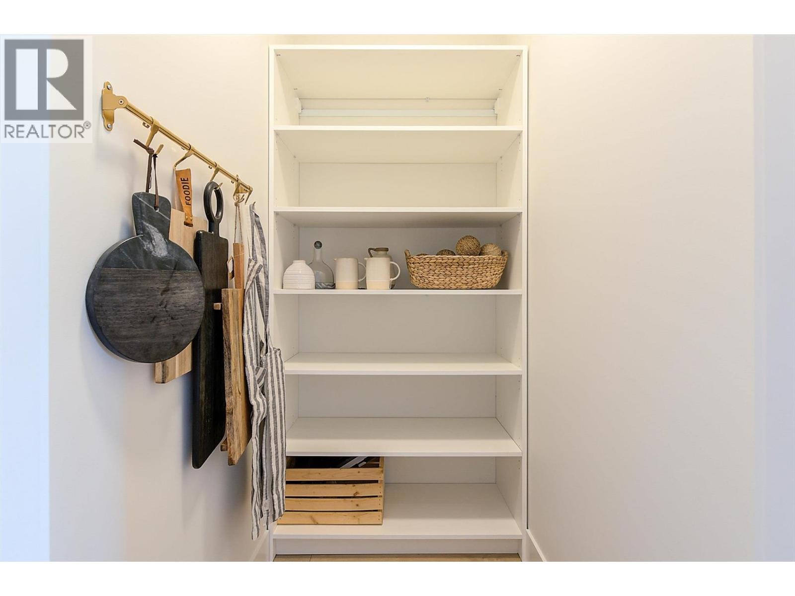 Picture for 761 Barnaby  Road https://www.cirrealty.ca/reb/bc/7/10365107_12.jpg